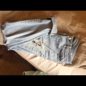 Light Wash Ripped Boyfriend Jean